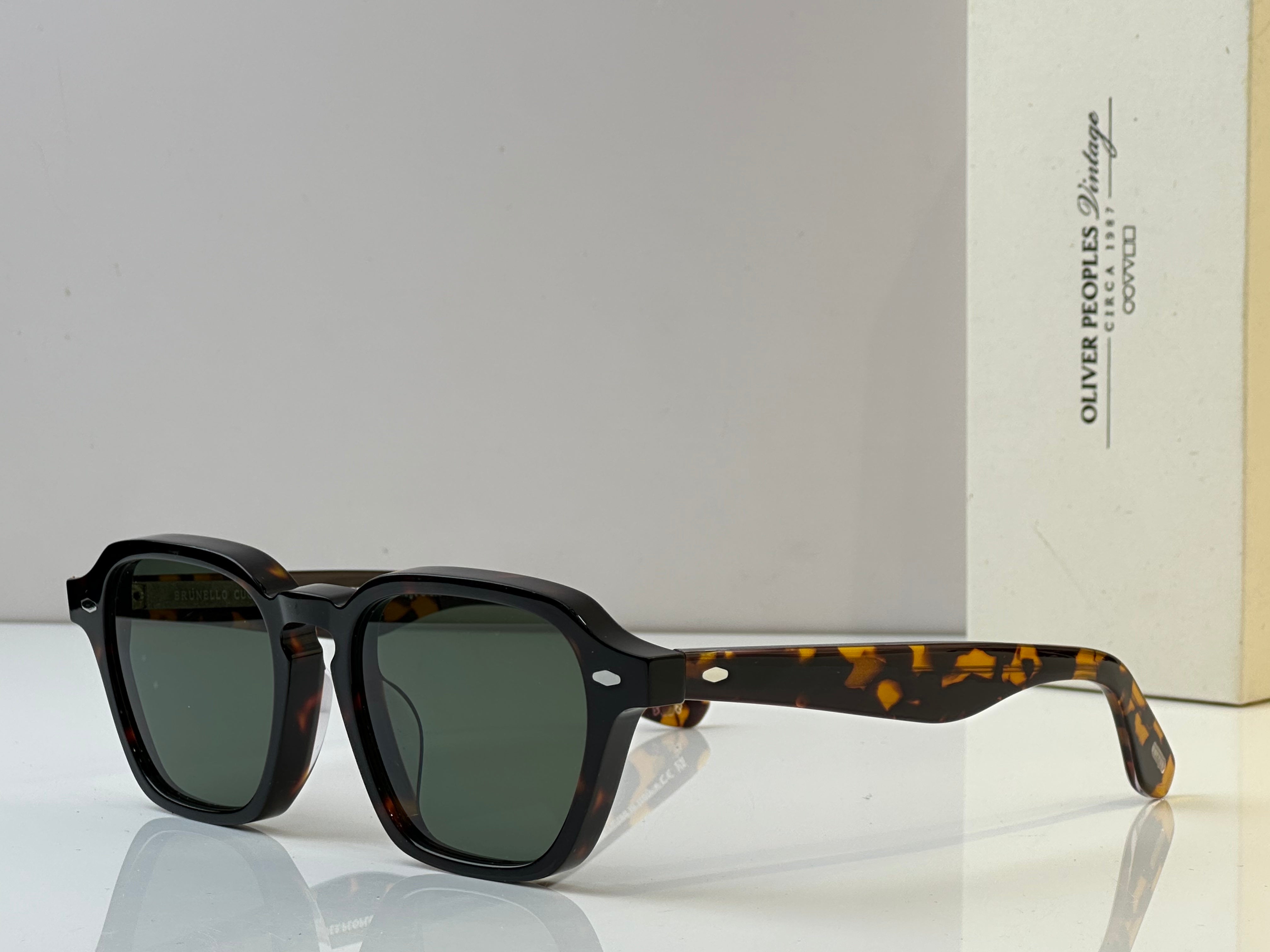 Oliver Peoples 2025