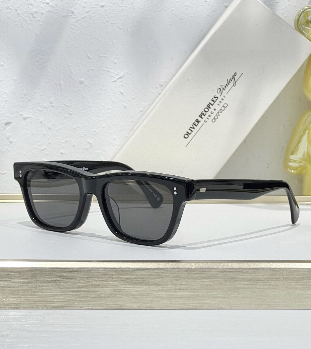 Oliver Peoples 2025