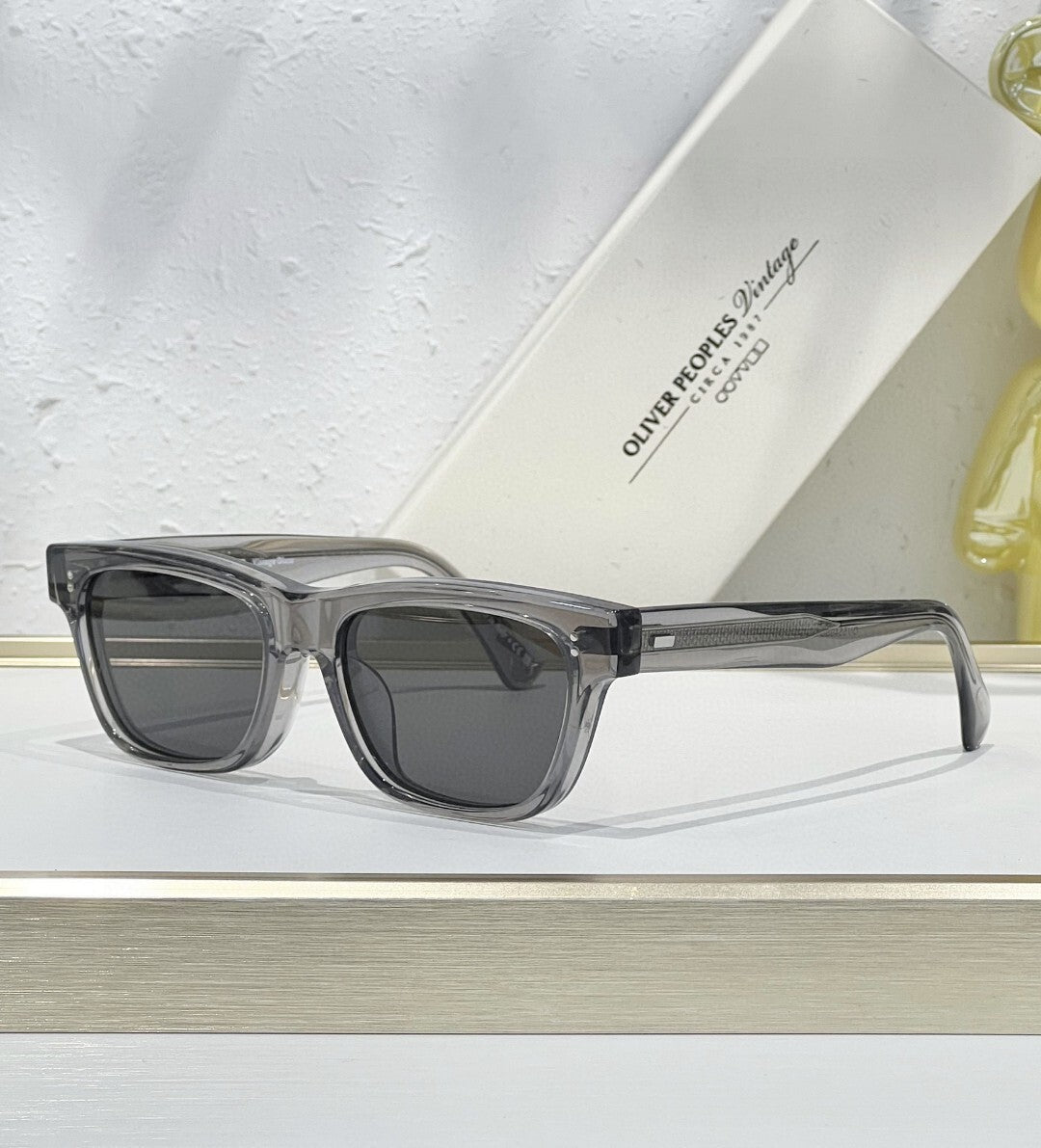 Oliver Peoples 2025
