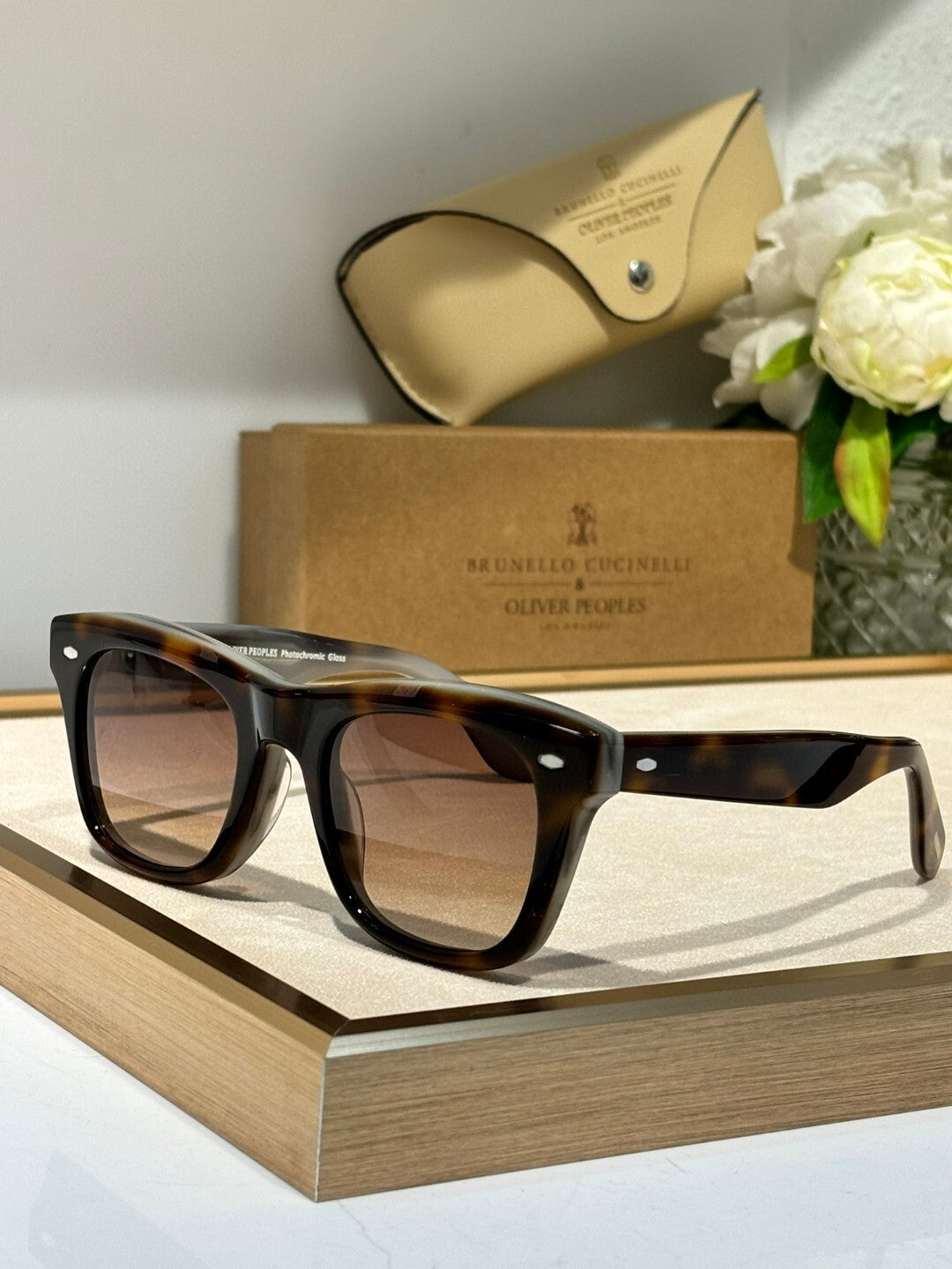 Oliver Peoples 2025