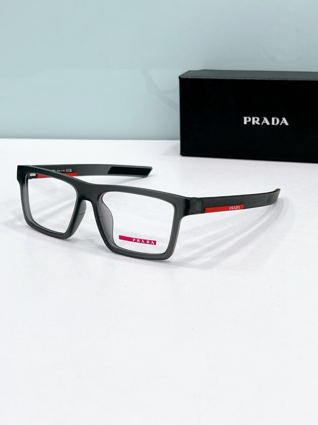 Prada  2025