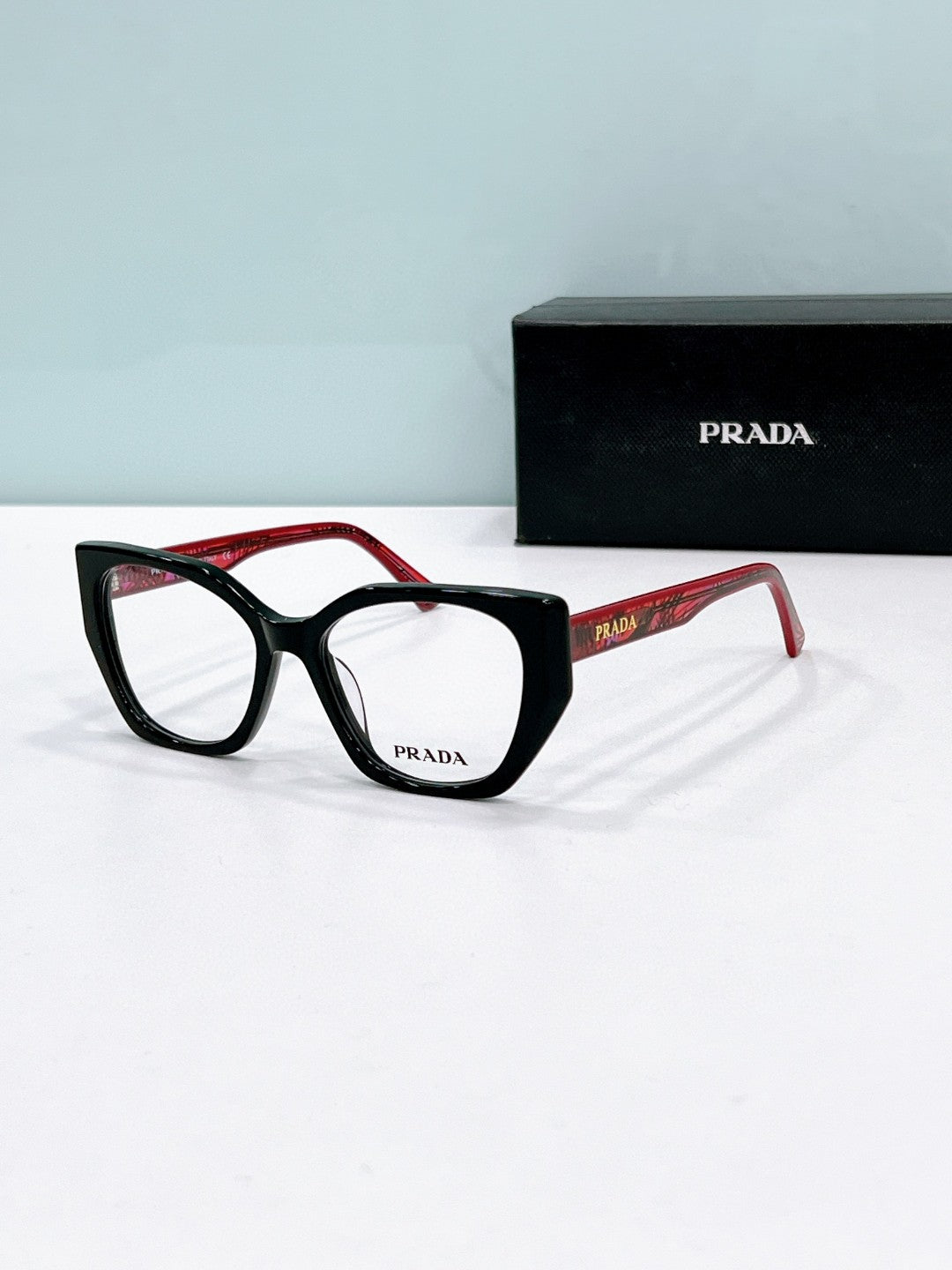 Prada  2025