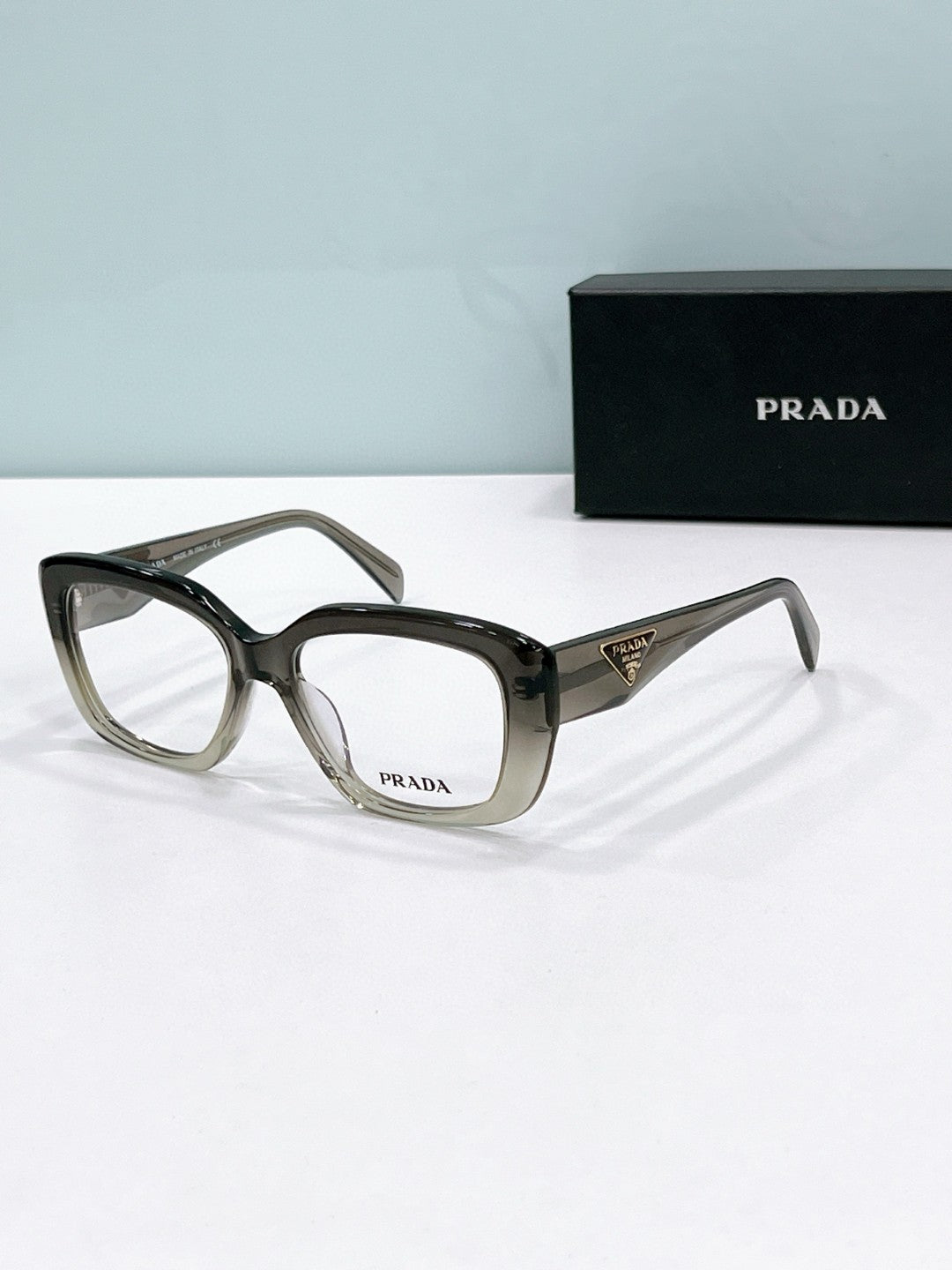 Prada  2025