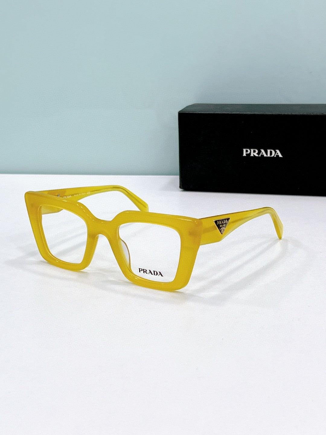 Prada  2025