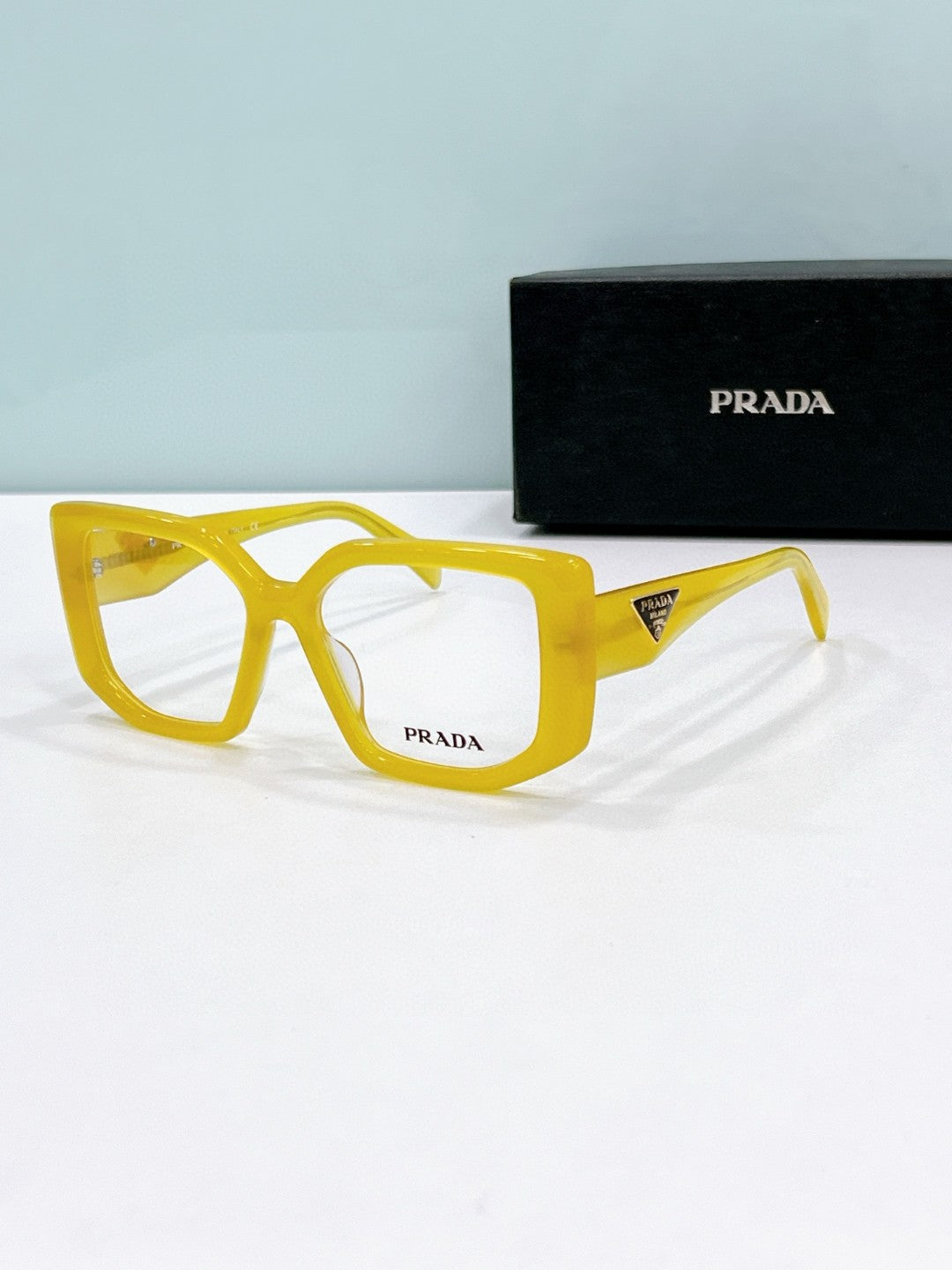 Prada  2025