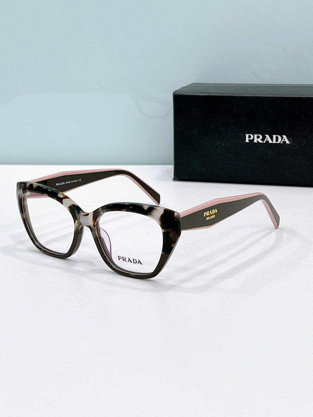Prada  2025