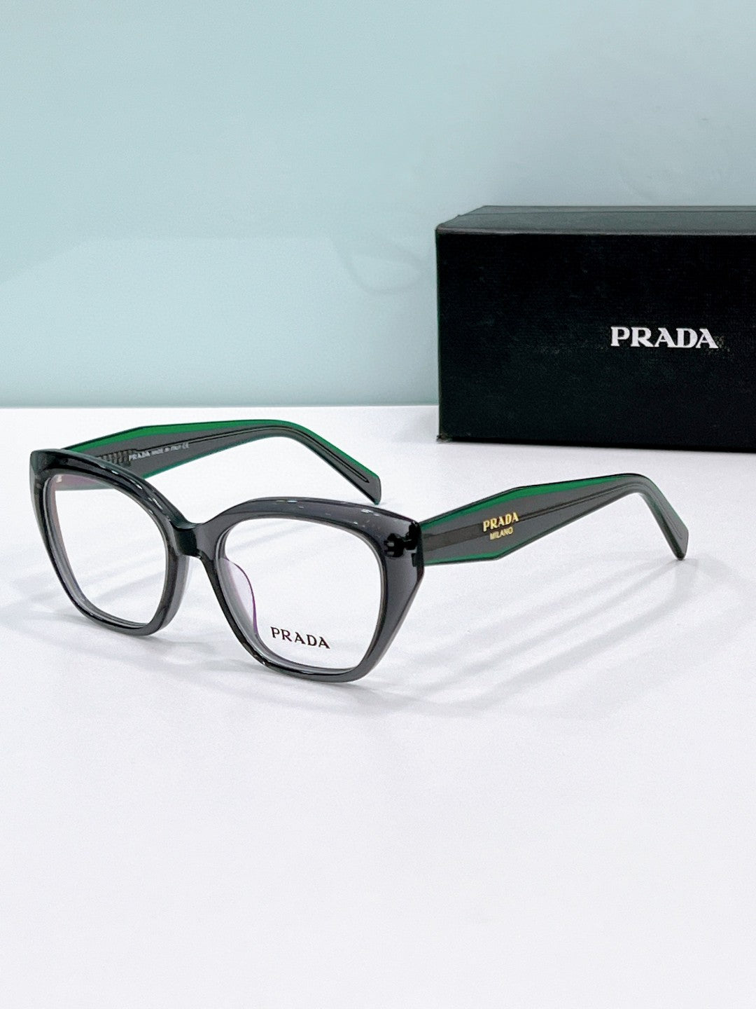 Prada  2025