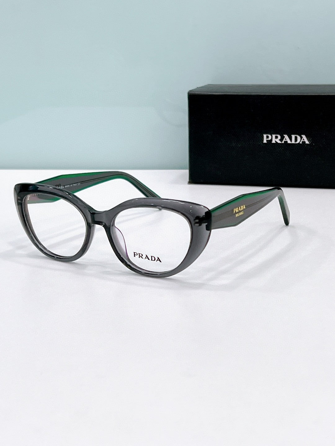 Prada  2025