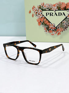 Prada  2025