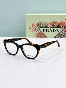 Prada  2025