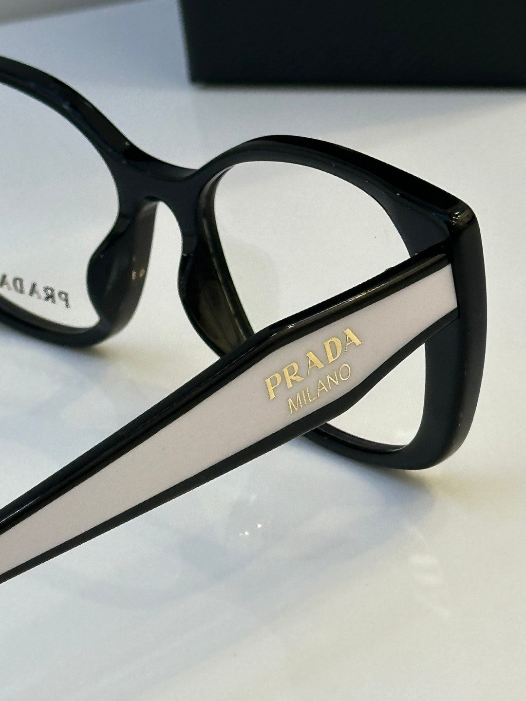 Prada  2025
