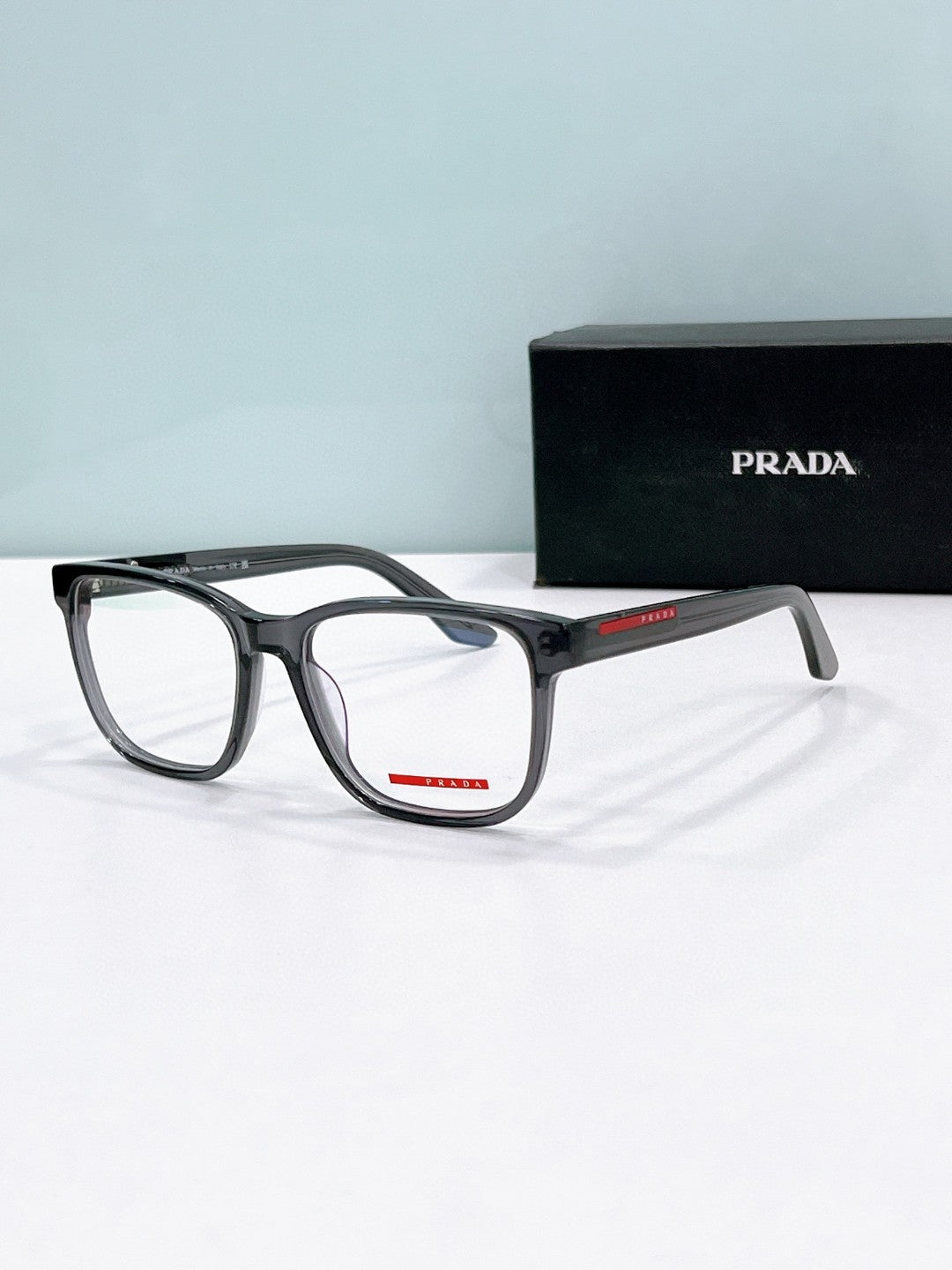 Prada  2025