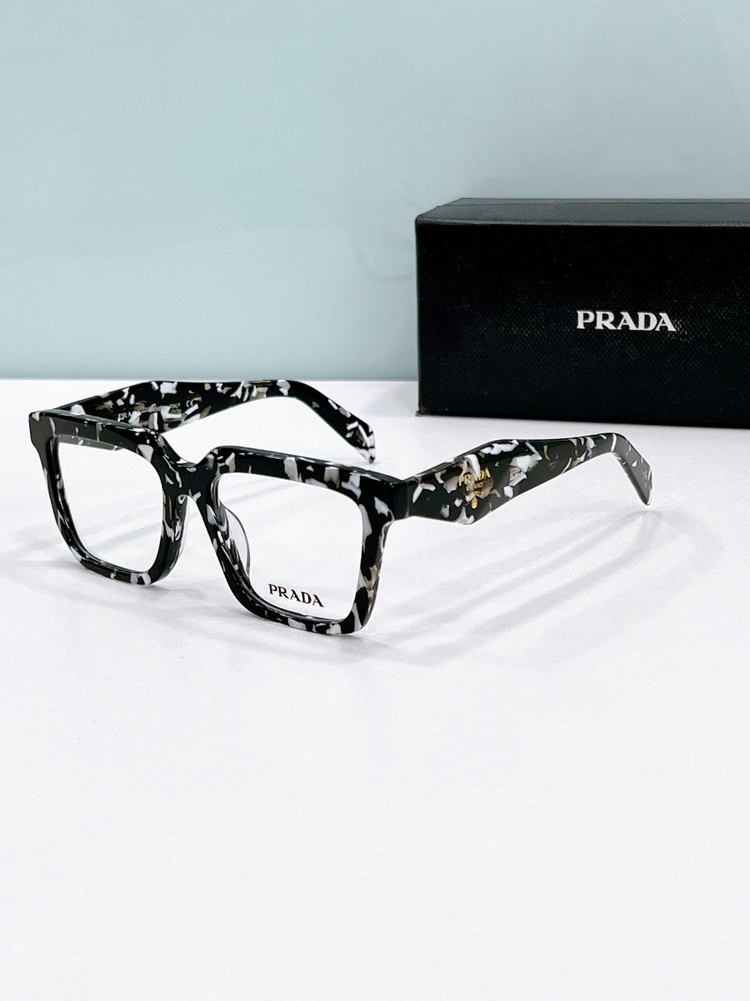 Prada  2025