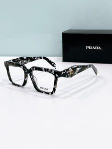 Prada  2025