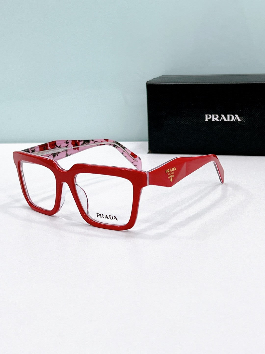 Prada  2025