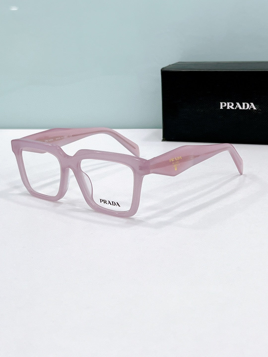 Prada  2025