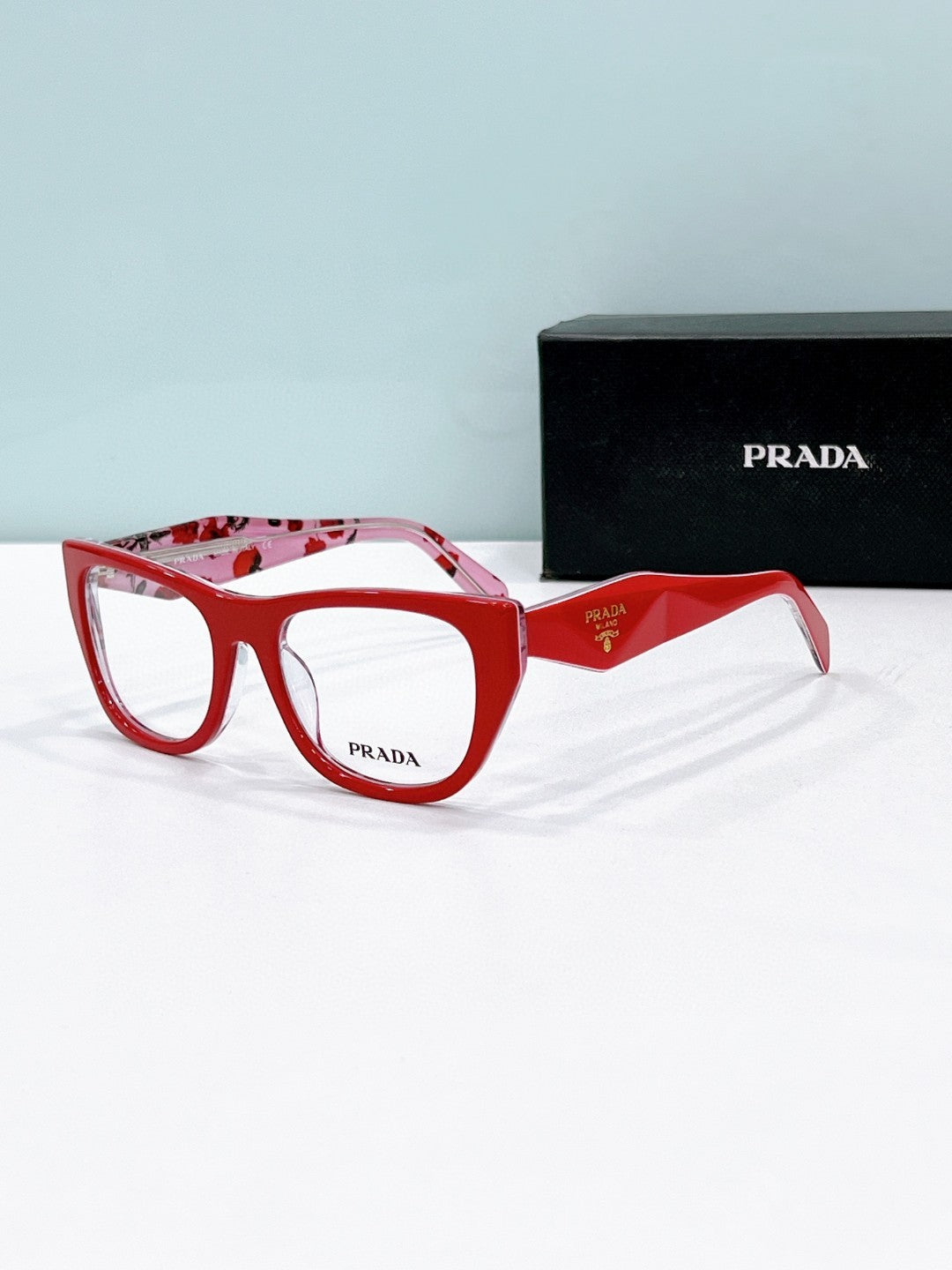 Prada  2025