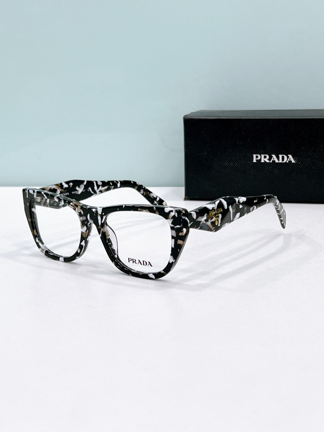Prada  2025
