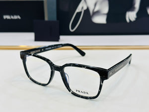 Prada  2025