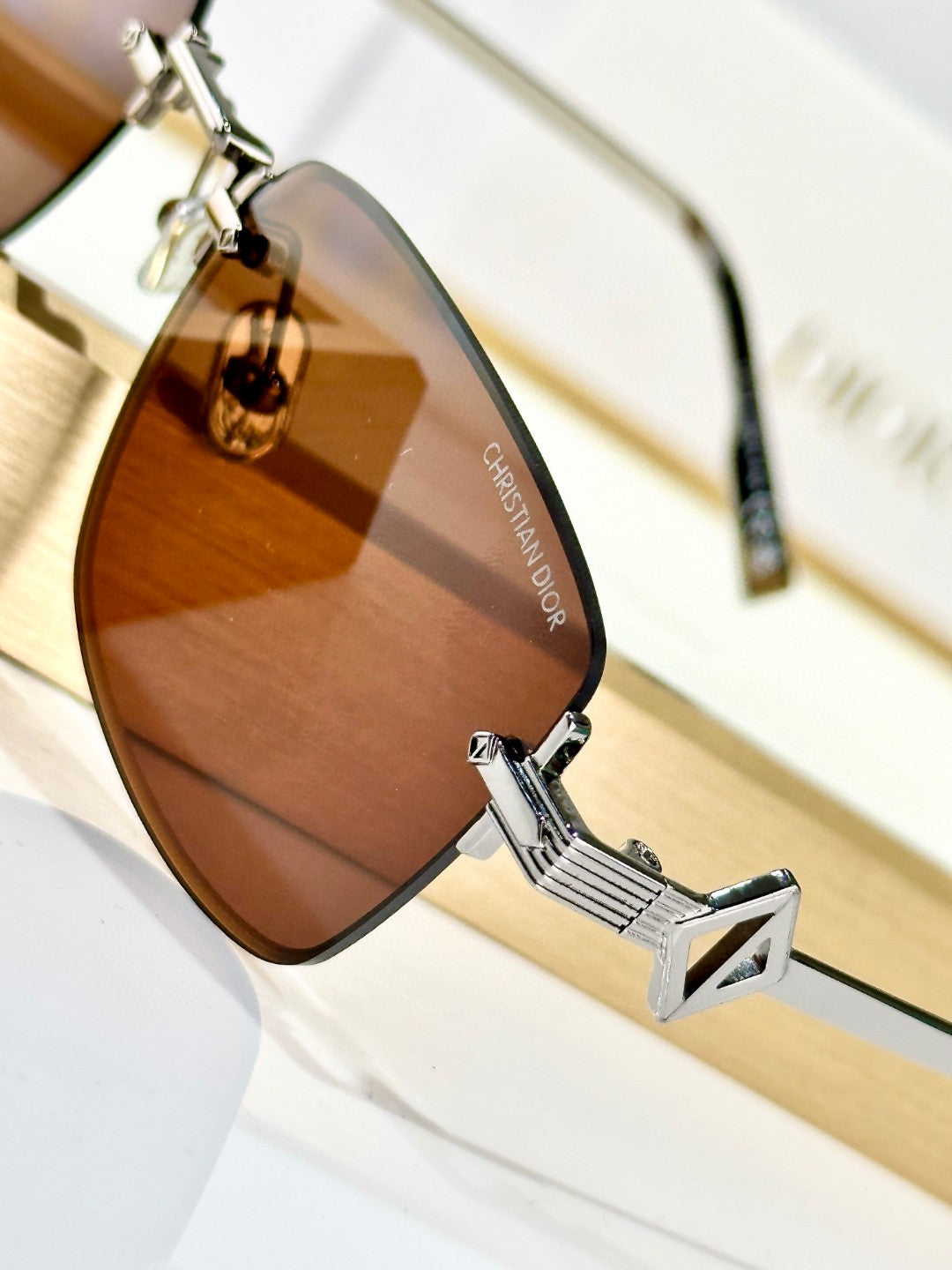 Dior 7-25