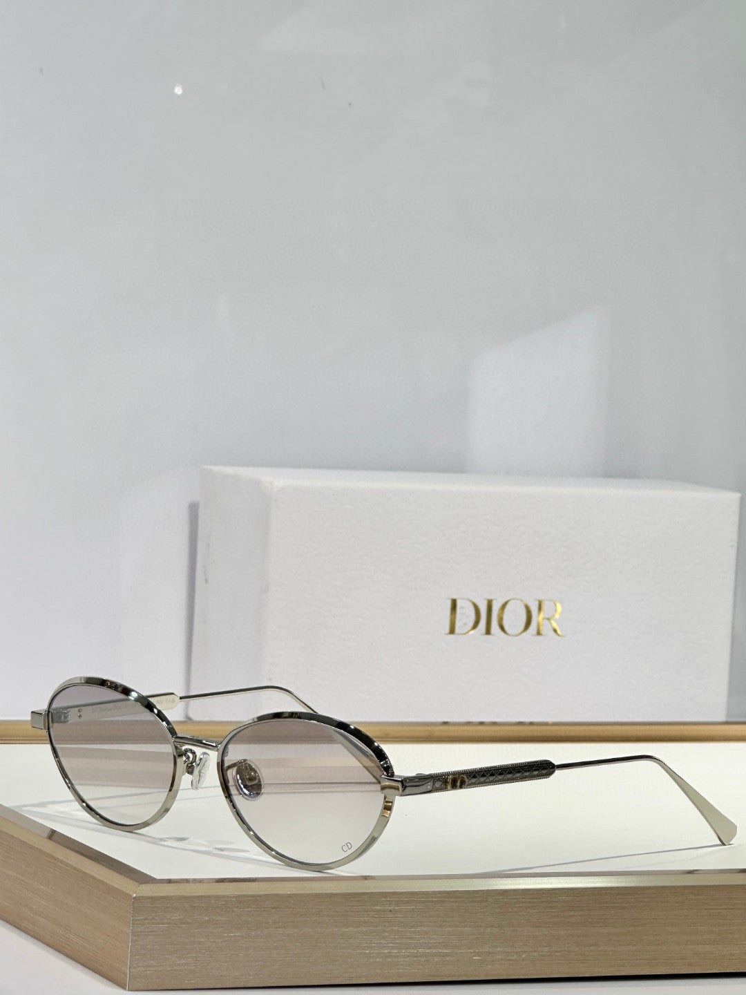 Dior 7-25