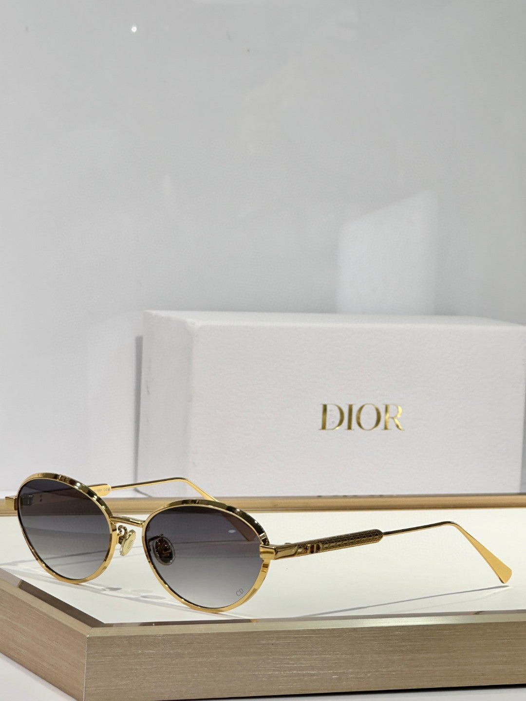 Dior 7-25