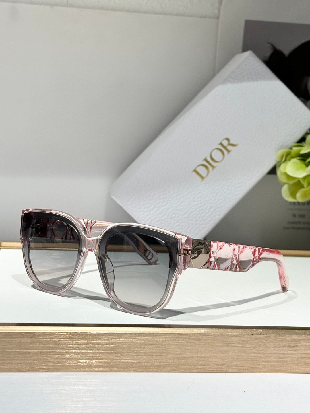 Dior 7-25