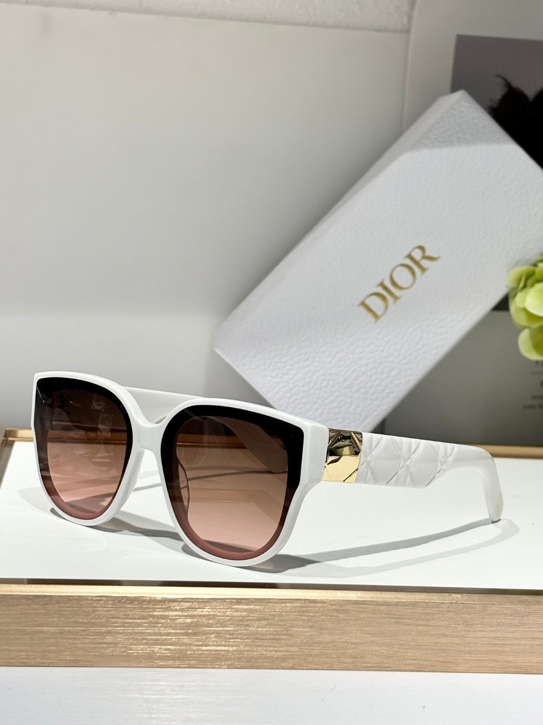 Dior 7-25