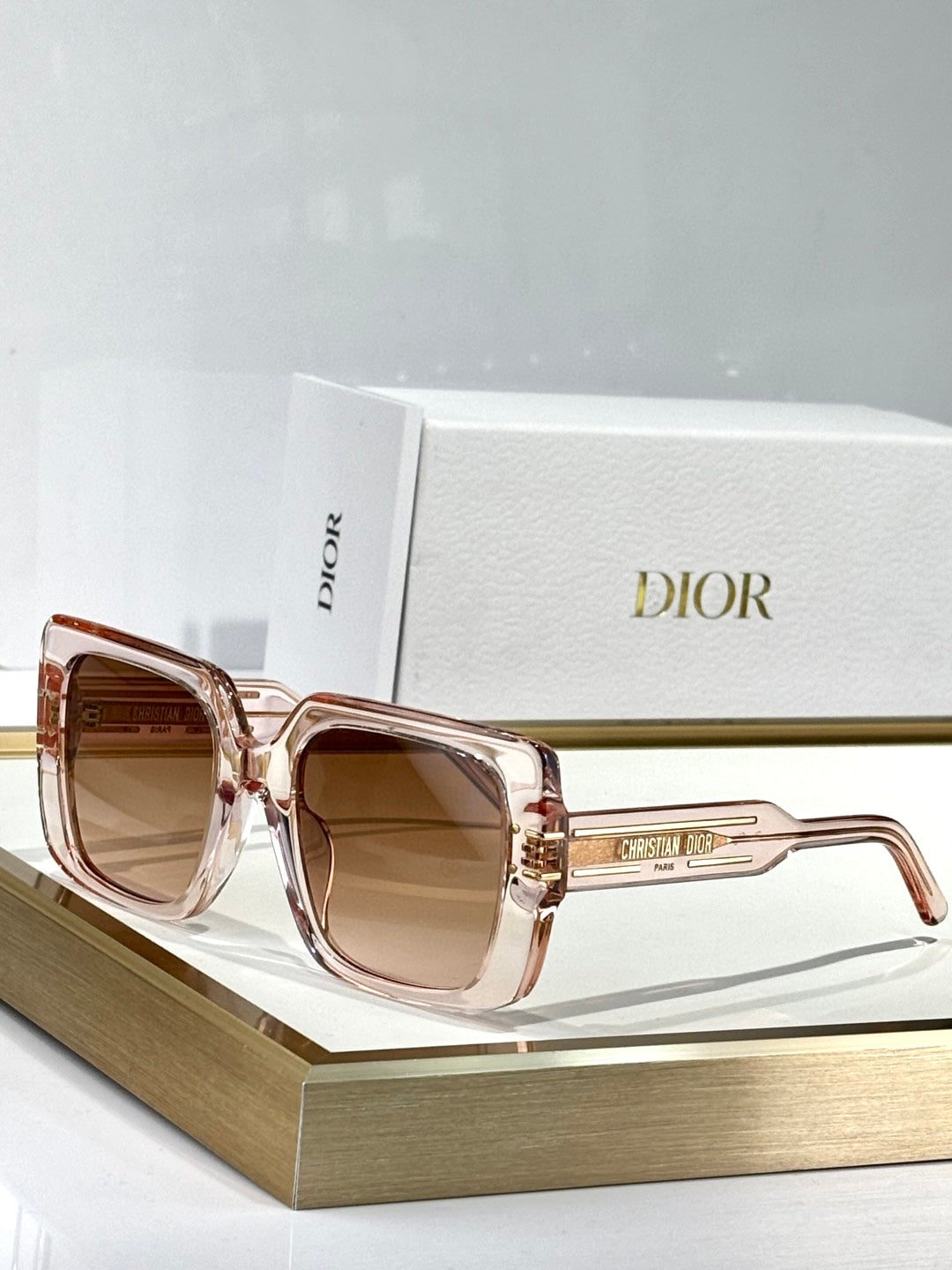 Dior 7-25