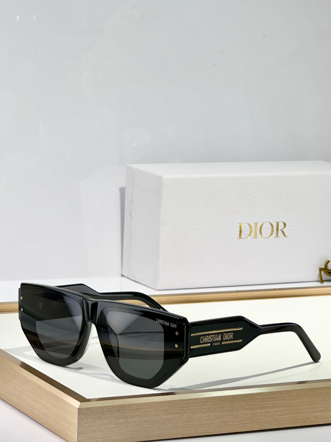 Dior 7-25