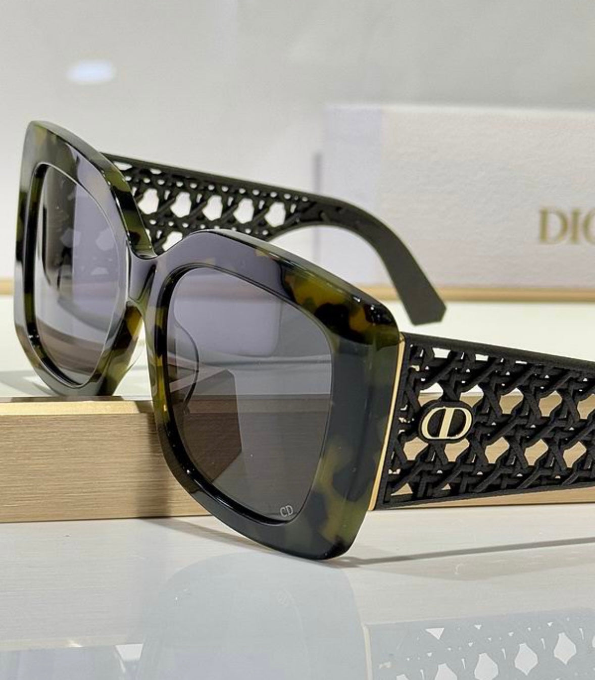 Dior 7-25