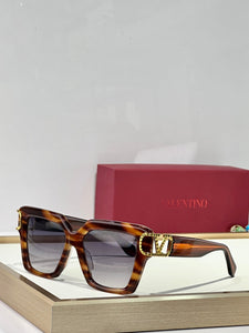 Valentino 7-25