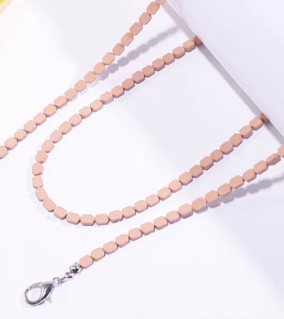 YCMKA21054 - Colorful geometric  beads in a striking look.