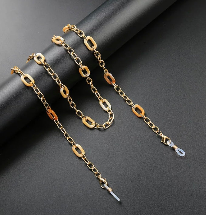 Variety of Oval acrylic and metal chains