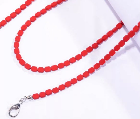 YCMKA21054 - Colorful geometric  beads in a striking look.