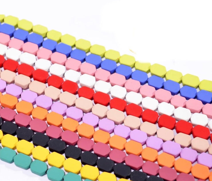 YCMKA21054 - Colorful geometric  beads in a striking look.