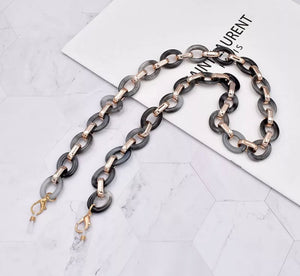 YCMKA21077 Oval acrylic and metal chain