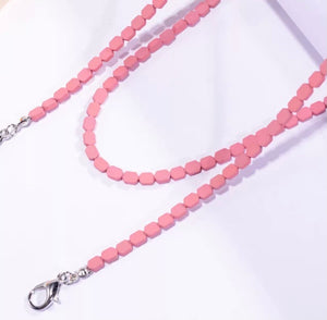 YCMKA21054 - Colorful geometric  beads in a striking look.