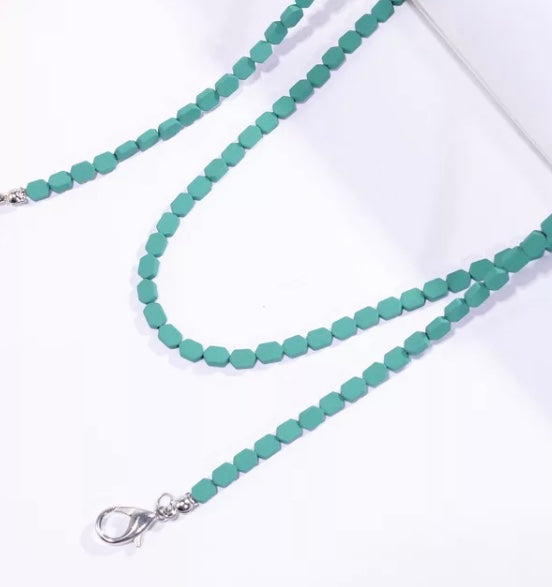 YCMKA21054 - Colorful geometric  beads in a striking look.